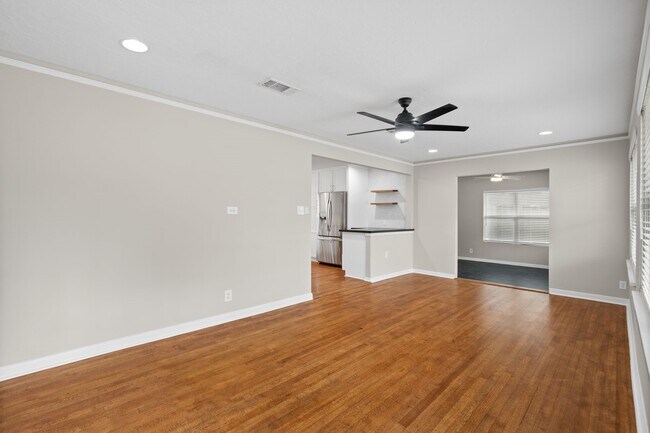 Photo - 2007 Wakefield Dr