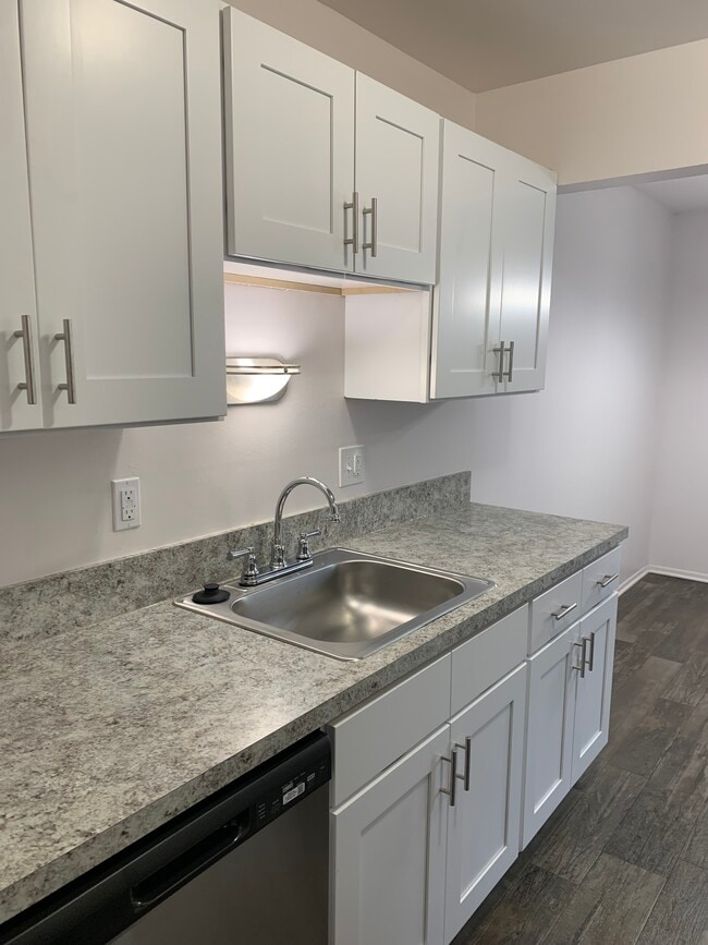 Cherry Hill Manor Apartments