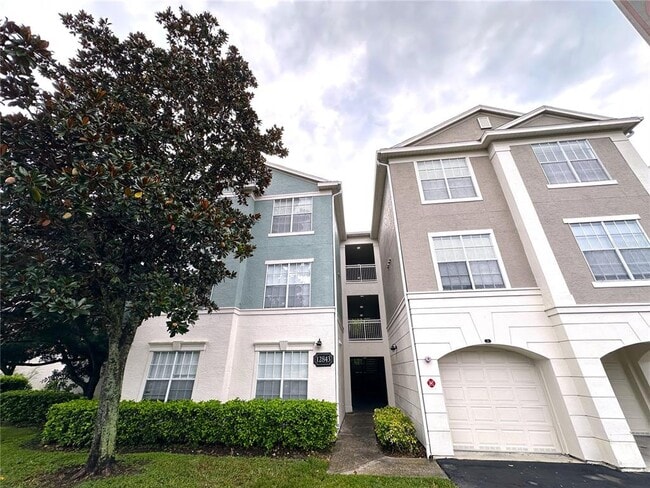 Building Photo - 12843 Madison Pointe Cir Unit 201