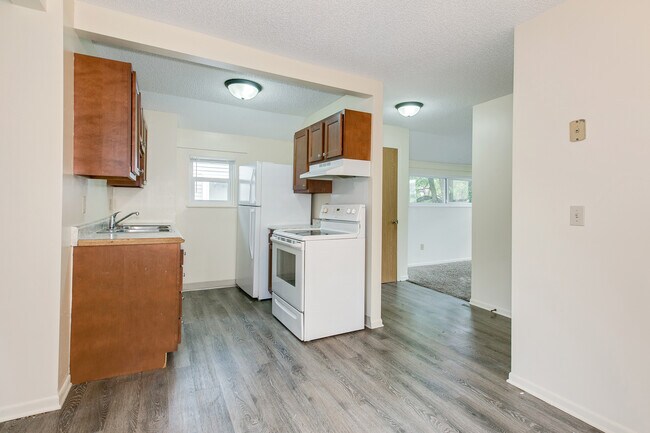 2618 Cocina en forma de galera - Riverside Homes