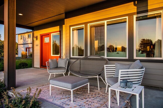 Photo - prov2322 Unidad 2322 Provenance Loop