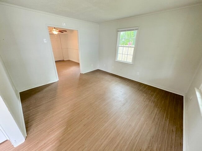 COME MEET YOUR NEW HOME! 2 BEDROOM APARTMENT IN PORTSMOUTH FOR RENT