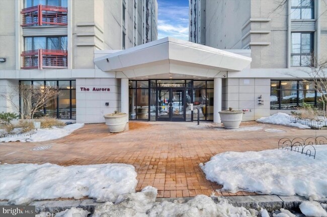 Building Photo - 7923 Eastern Ave NW Unit 904