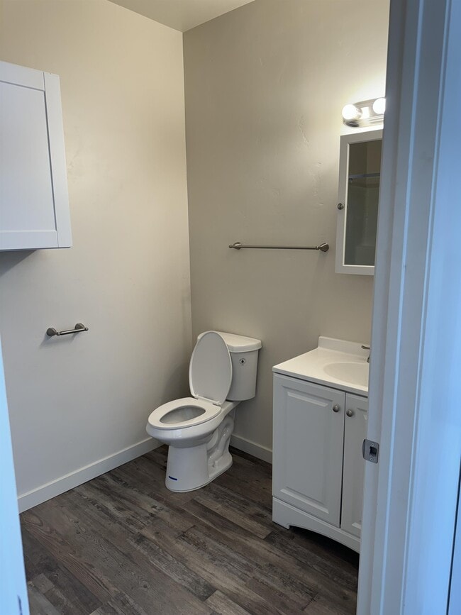 Photo - 309 E Grove Ave