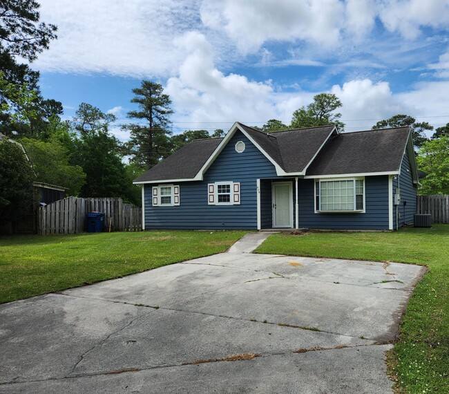 Three Bedroom Home -- Masonboro Loop - Three Bedroom Home -- Masonboro Loop