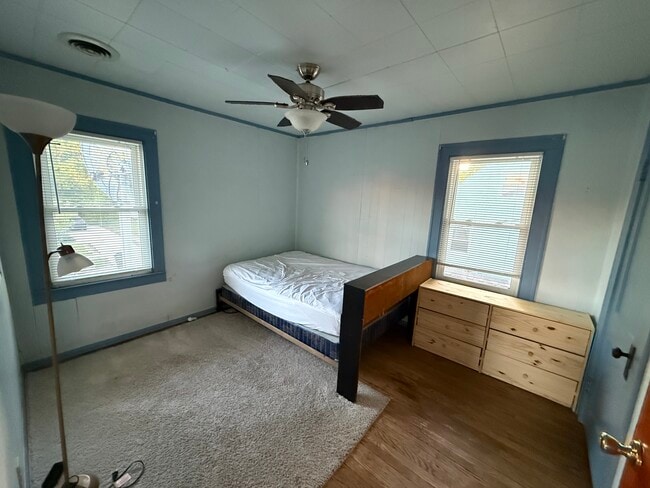 Photo - 701 DuPont St
