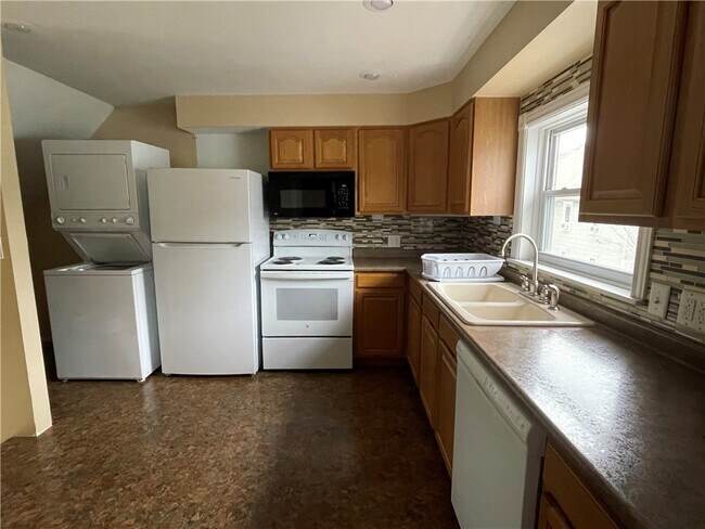 Photo - 21 Armory Pl