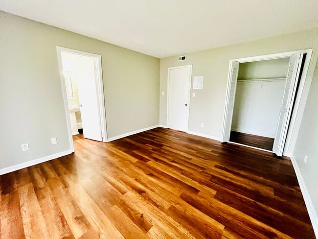 Town Pointe Apartments