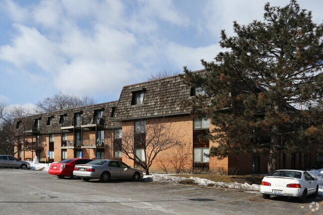 Primary Photo - The Arbors of Buffalo Grove Apartments