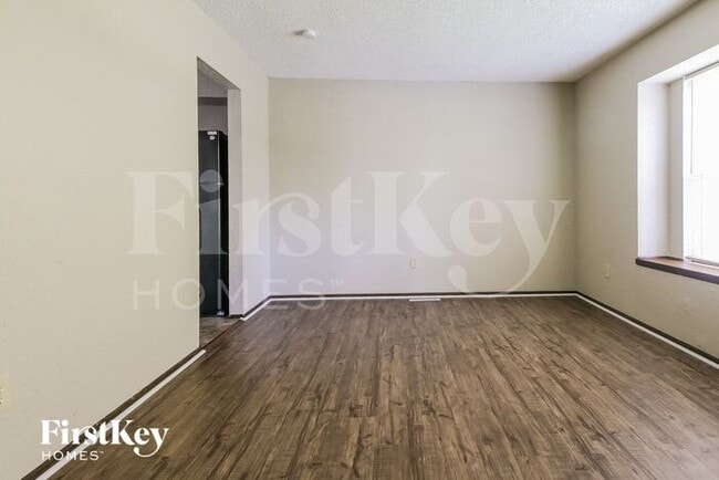 Photo - 4501 NW Amesbury Pl