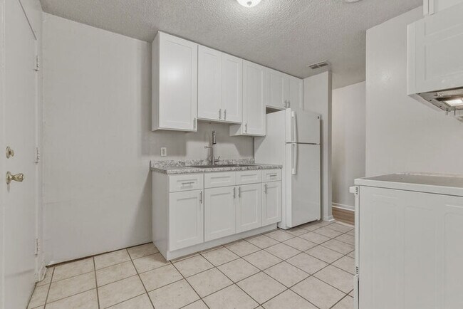 Photo - 1427 Connecticut St