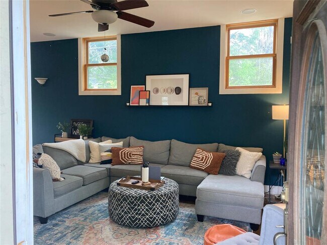 Photo - 704 Waller St