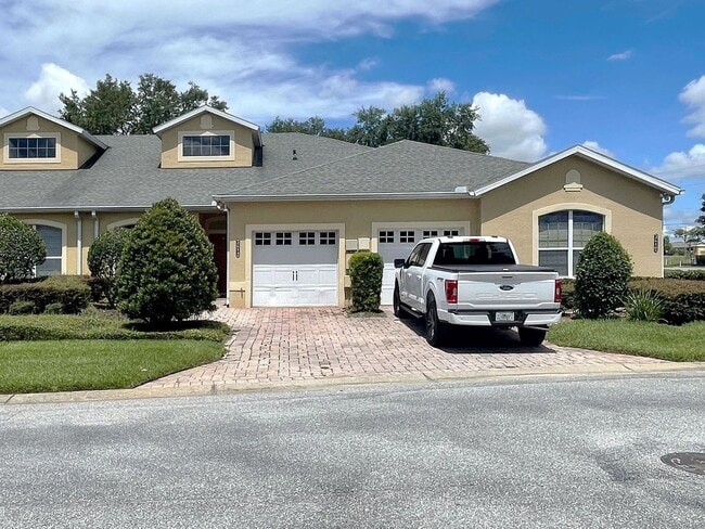 Two-Bedroom Townhome with Bonus Room - Two-Bedroom Townhome with Bonus Room
