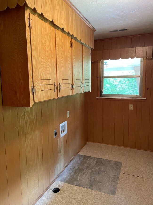 Photo - Large Ranch Style Home