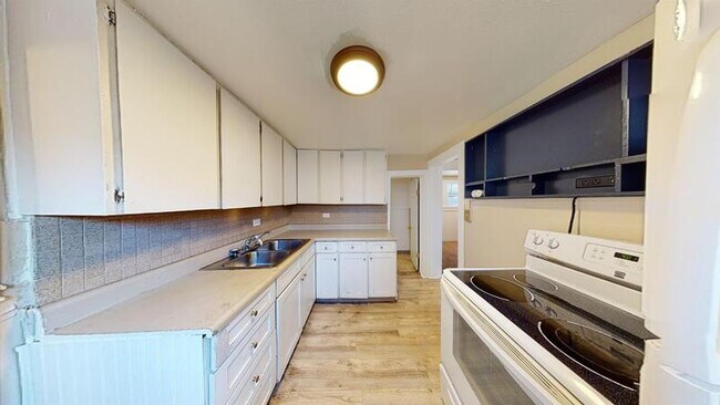 Photo - 222 E Harrison St