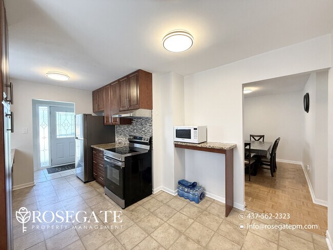 Photo - Spacious 3-Bedroom Main Level Home with Internet Included – Scarborough Unit 1