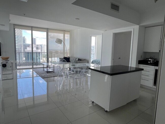 Photo - 92 SW 3rd St Unit 3504