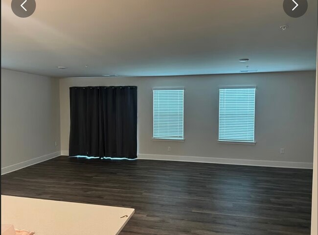 Photo - 672 Armstrong Ave