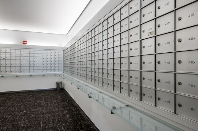 Photo - 2800 N Lake Shore Dr Unit 715