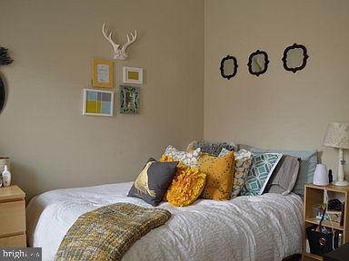 Photo - 300 Lombard St