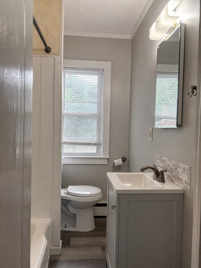86 West St