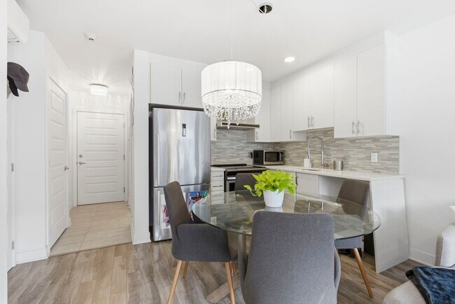 Photo - 2560 Rue Bossuet Unit 403