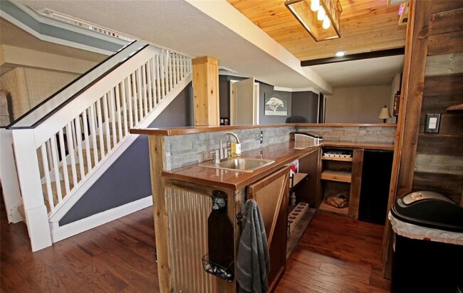 Photo - 758 Eagle Hill Rd