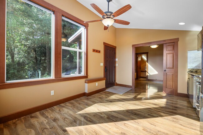 Photo - 18232 W Spring Lake Dr SE Unit 1