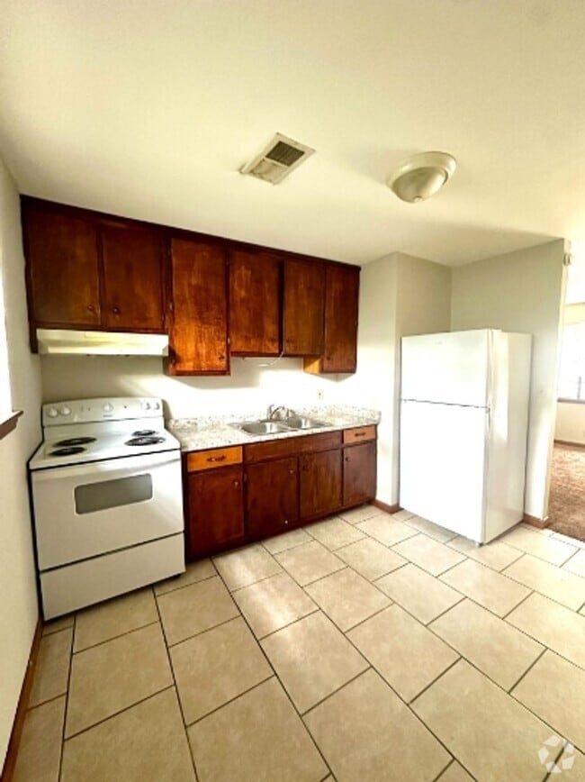 Building Photo - 1117 Elm Ave Unit A Rental