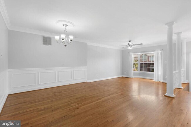 Photo - 46613 Silhouette Square