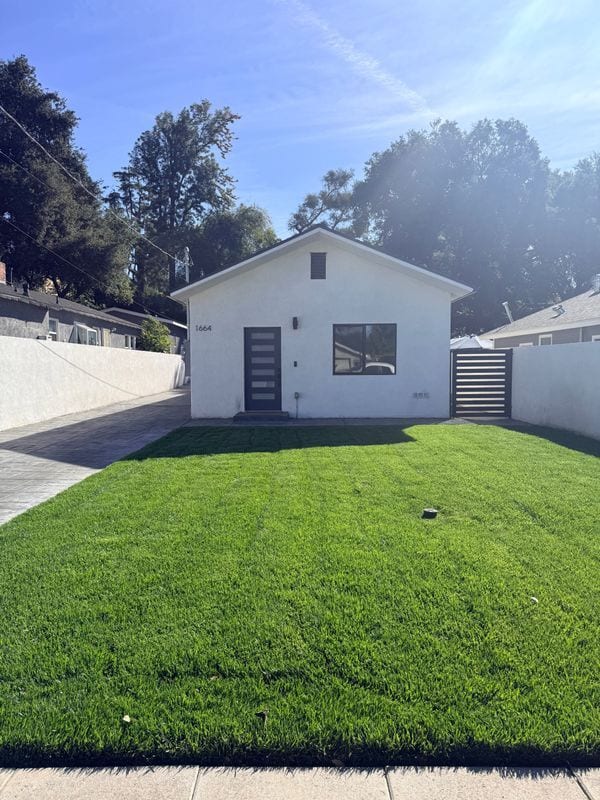 Photo - 1664 Glen Ave