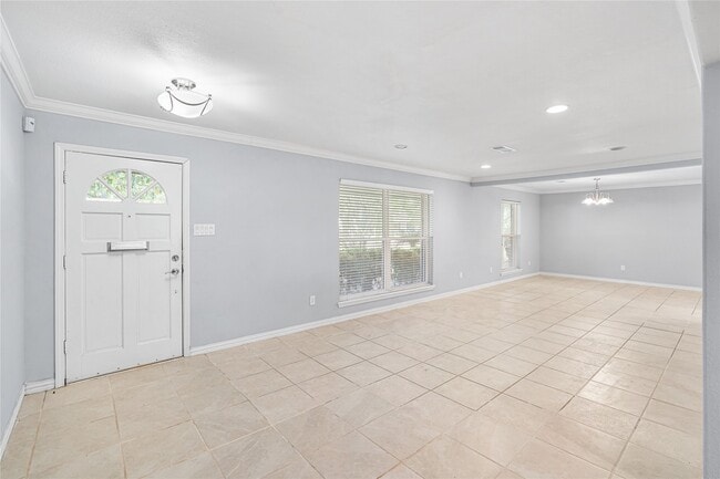 Photo - 6002 McKnight St