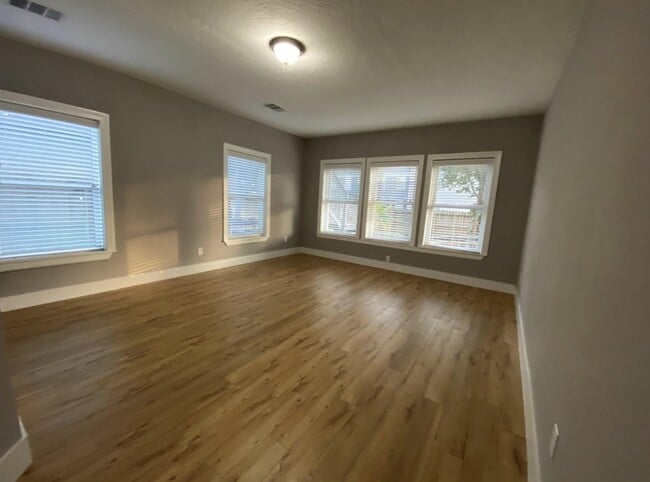 Building Photo - 2802 Palm St Unit A