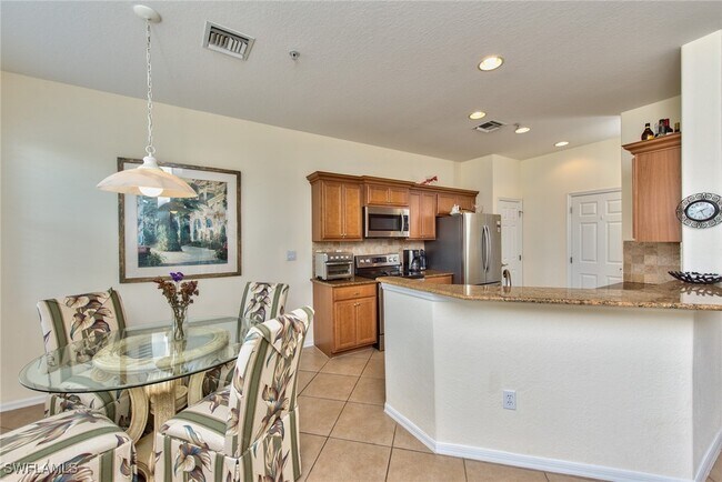Photo - 12859 Carrington Cir Unidad 3-202