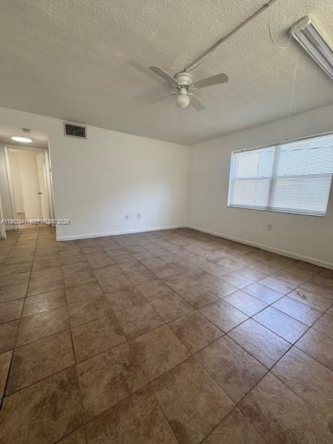 Photo - 3680 SW 60th Ave Unidad 2