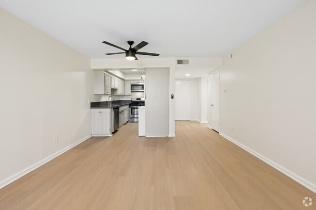 2BR, 2BA - 1100SF - Dining Room