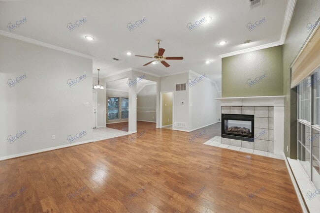 Photo - 211 Sendero Dr