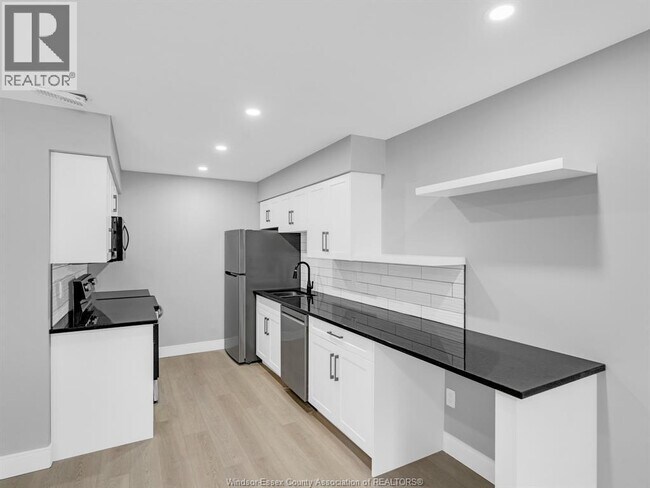 Photo - 3177 Riverside Dr E Unité 105