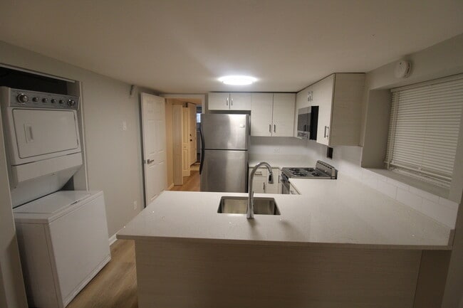 Photo - 3723 N Whipple St Unit 1