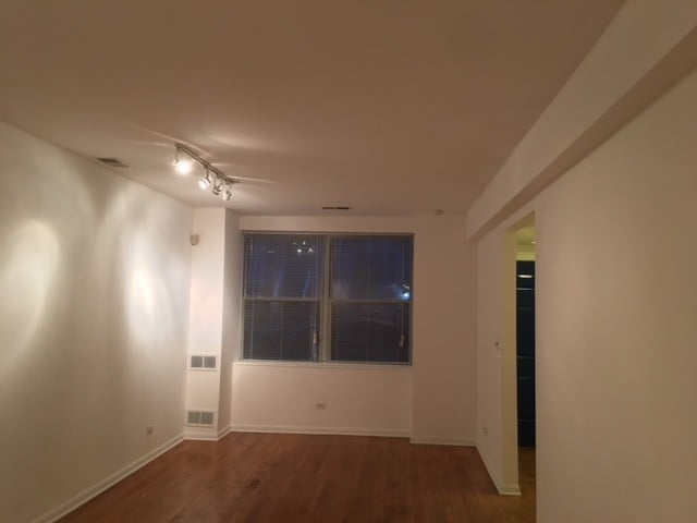 Building Photo - 1440 W School St Unit Garde