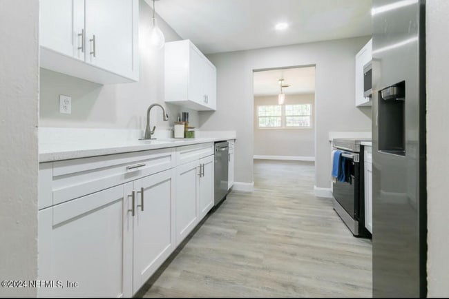 Photo - 4212 Lane Ave S