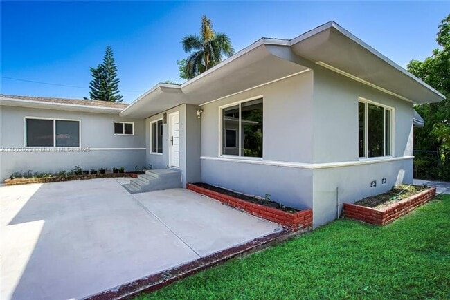Building Photo - 2 bedroom in North Miami FL 33161 Rental