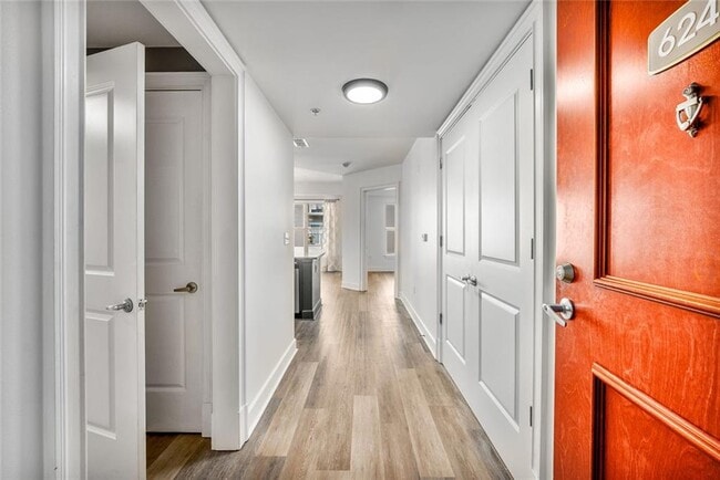 Photo - 200 River Vista Drive Unidad 624