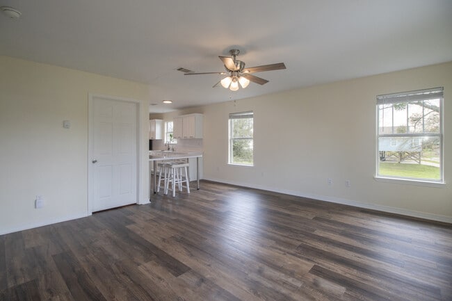 Photo - 420 Richmond Dr