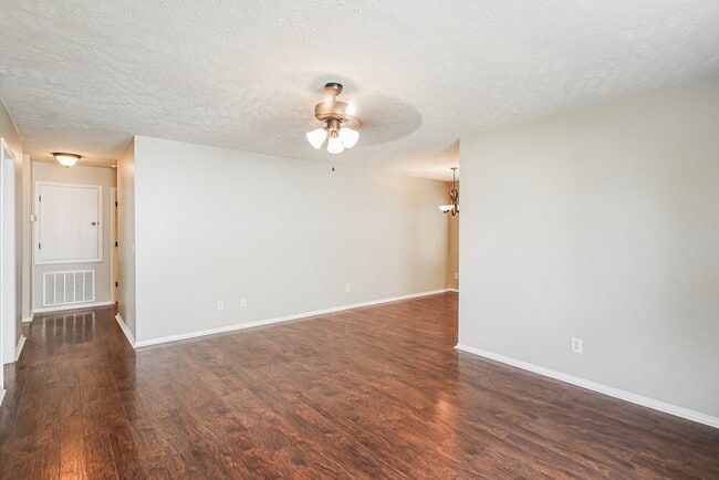 Photo - 2735 Sutherland Dr