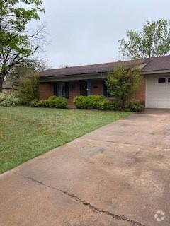 Building Photo - 2250 Greenbriar Dr Rental