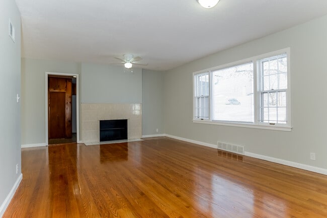 Photo - 6703 N Walnut St