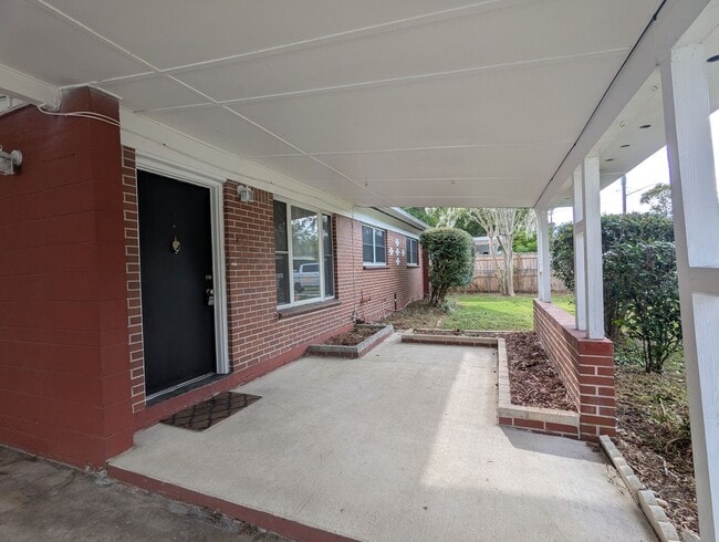 Photo - 3/2 NOW AVAILABLE on the Westside. Close t...