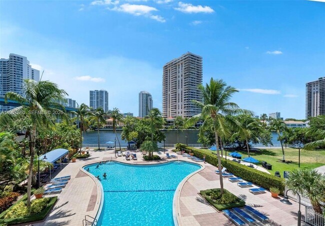 19390 Collins Ave Unit 1623