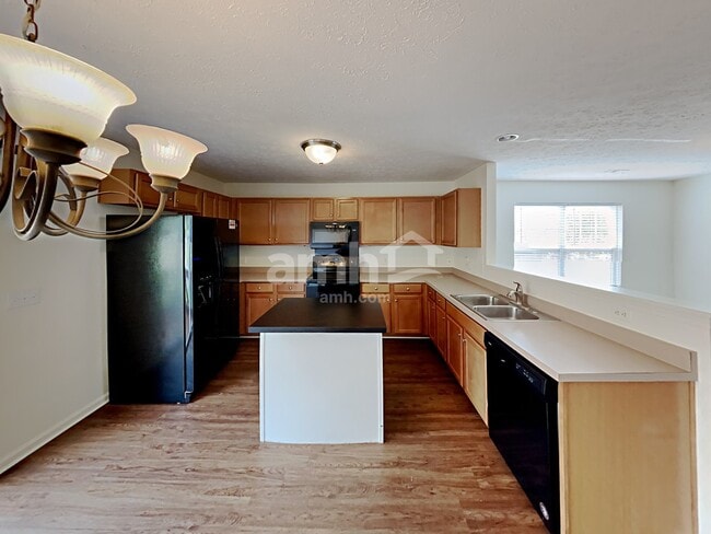 Photo - 130 Trail Ridge Way